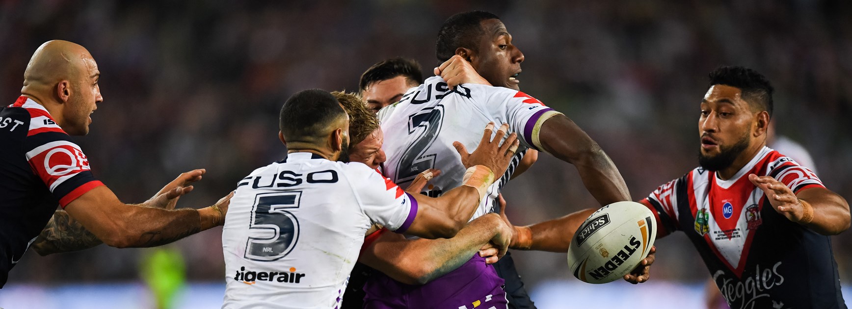 Storm winger Suliasi Vunivalu throws an offload.
