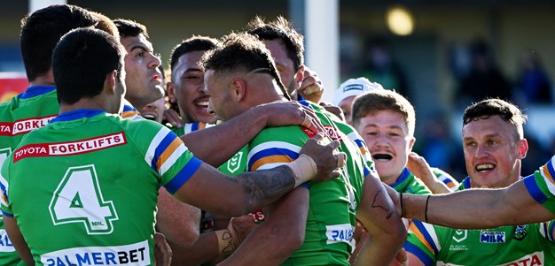 Raiders hold off Titans in nail-biter