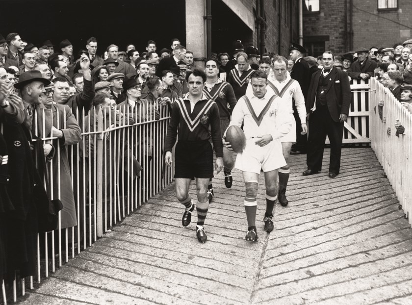 Kangaroos captain Clive Churchill and British skipper Willie Horne during the 1952 Ashes series.
